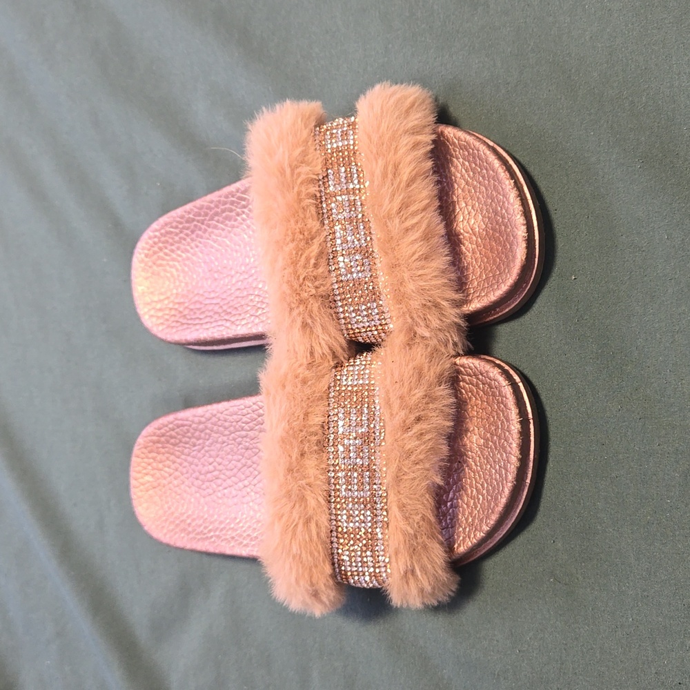 Little girls bebe slides